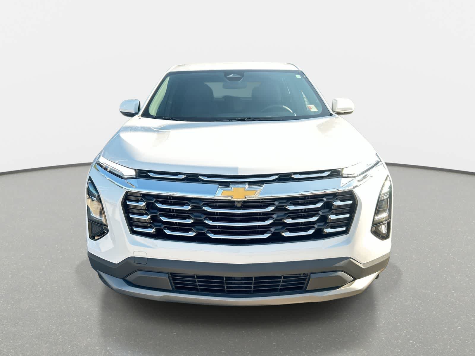 Used 2026 Chevrolet Equinox LT FWD image 3