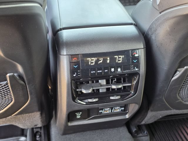 Used 2023 Jeep Grand Cherokee Overland w/ Luxury Tech Group IV RWD image 22