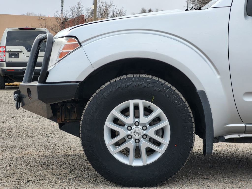 Used 2017 Nissan Frontier SV image 9