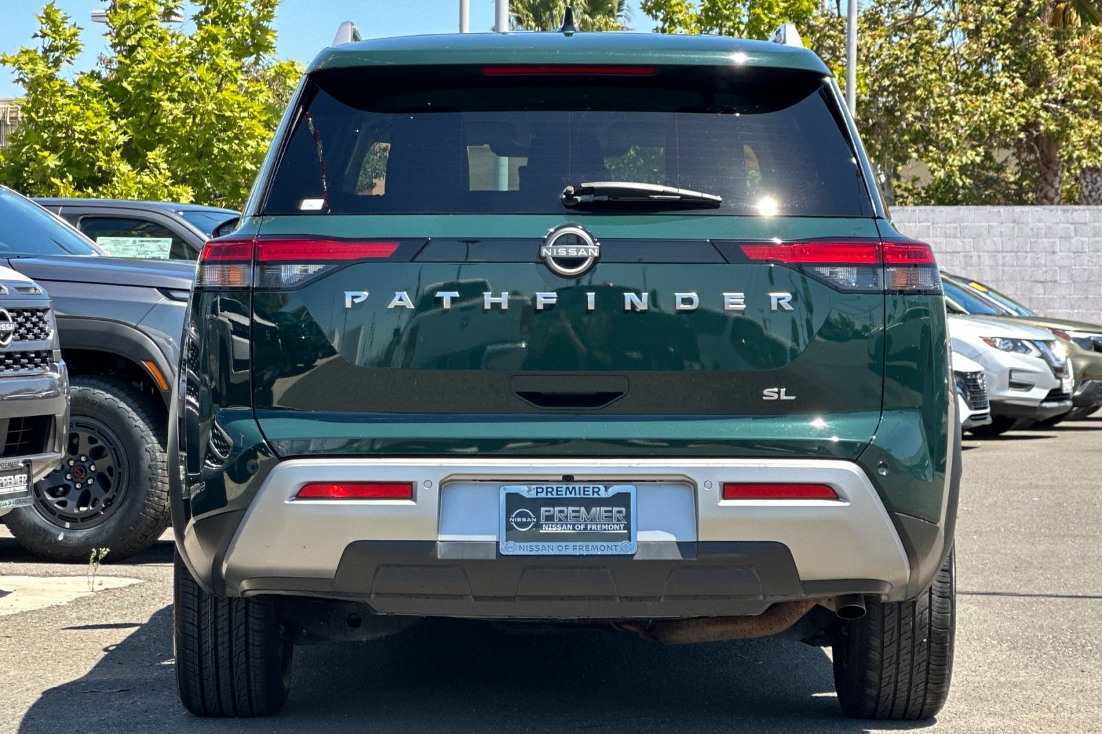 Certified 2025 Nissan Pathfinder SL FWD image 5