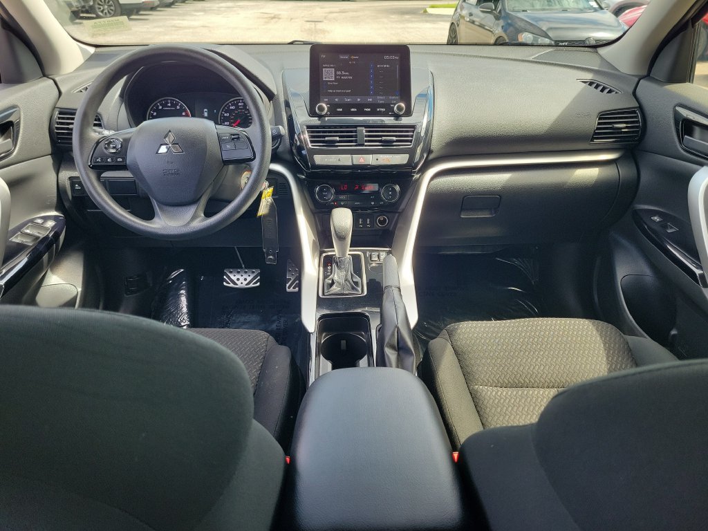 Used 2022 Mitsubishi Eclipse Cross LE FWD image 11