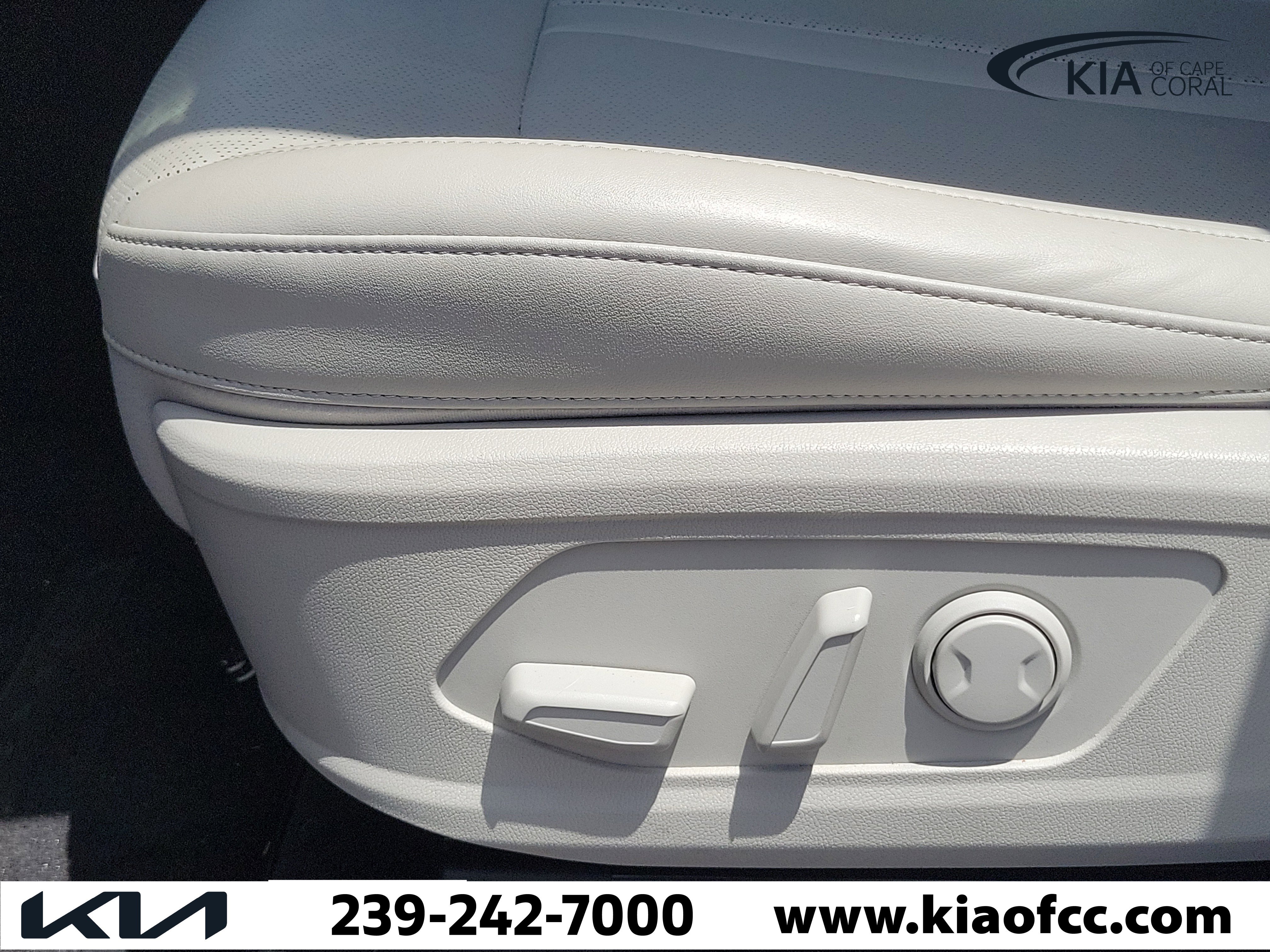 Certified 2023 Kia Sorento S w/ Panoramic Sunroof Package FWD image 25
