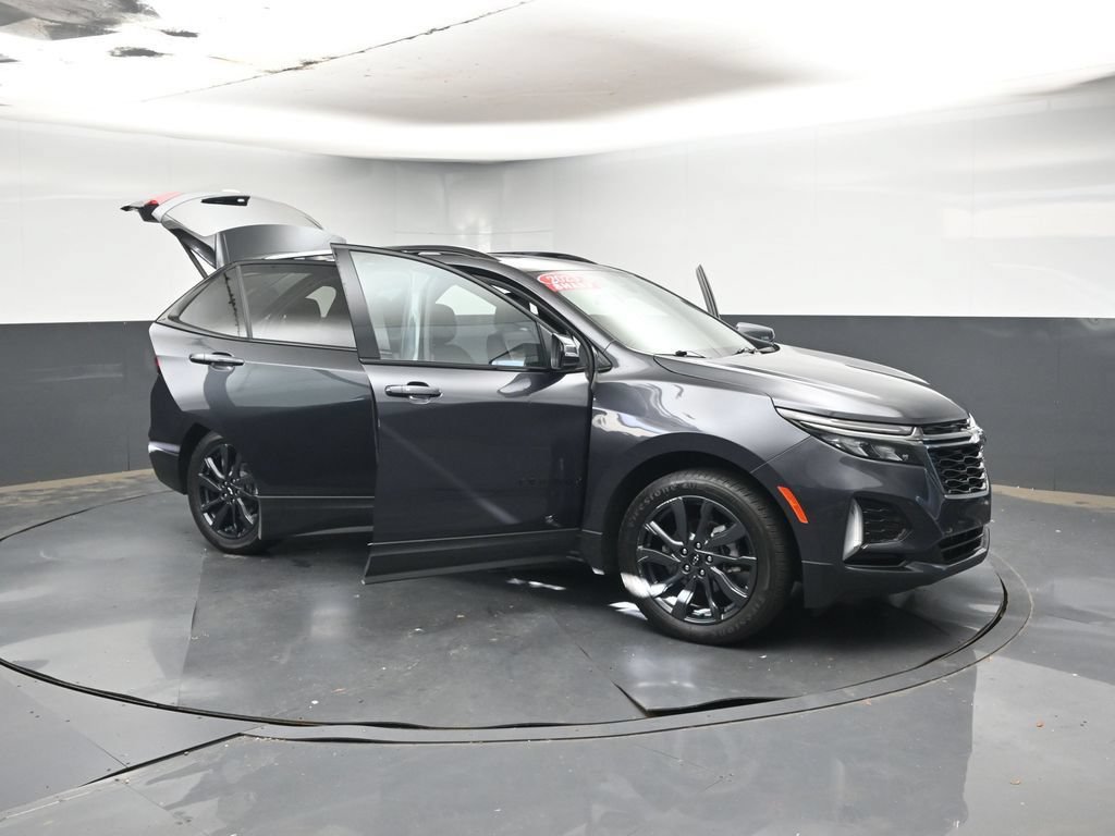 Used 2023 Chevrolet Equinox RS w/ RS Leather Package FWD image 47