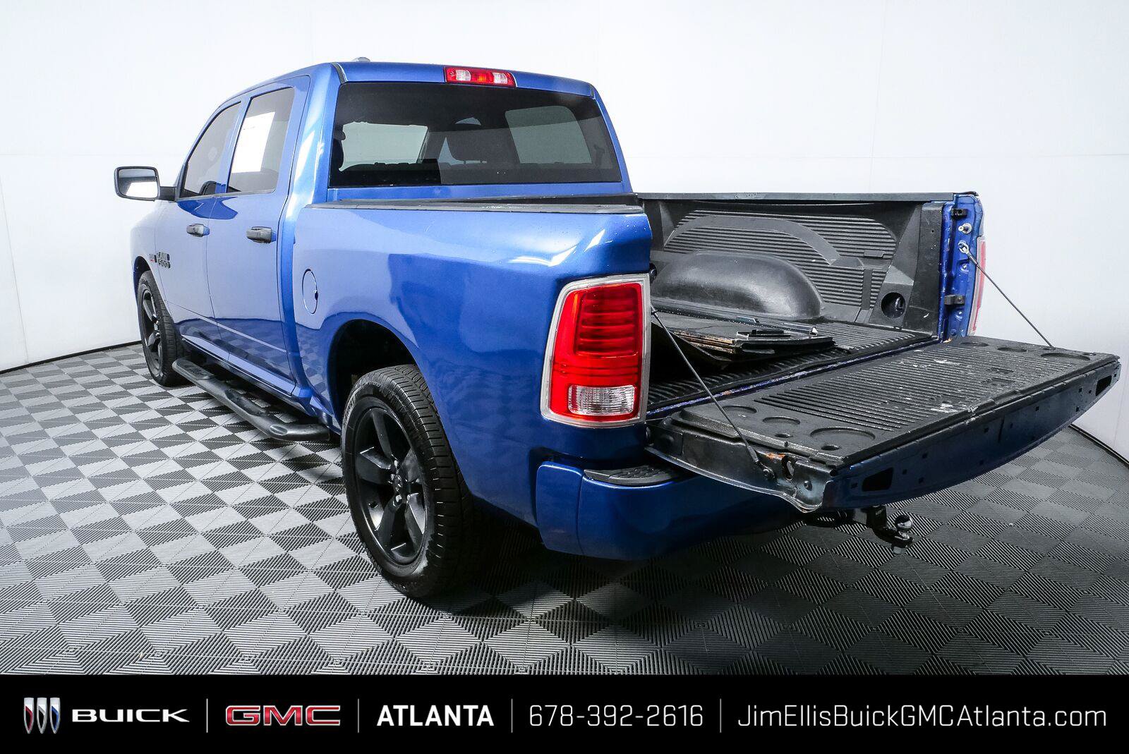 Used 2017 RAM 1500 Express w/ Express Value Package RWD image 27