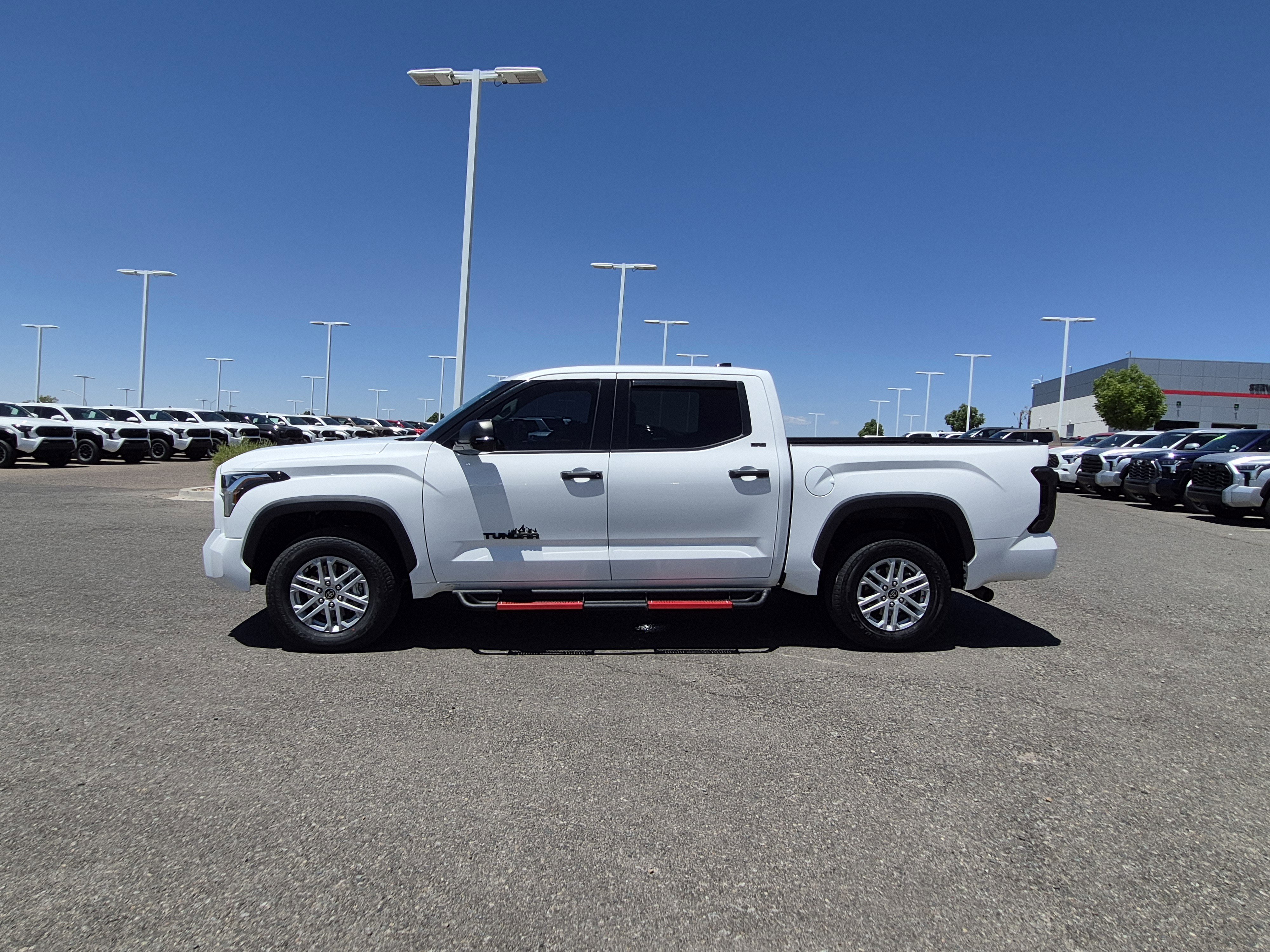 Used 2023 Toyota Tundra SR5 w/ SR5 Convenience Package AWD/4WD video 2