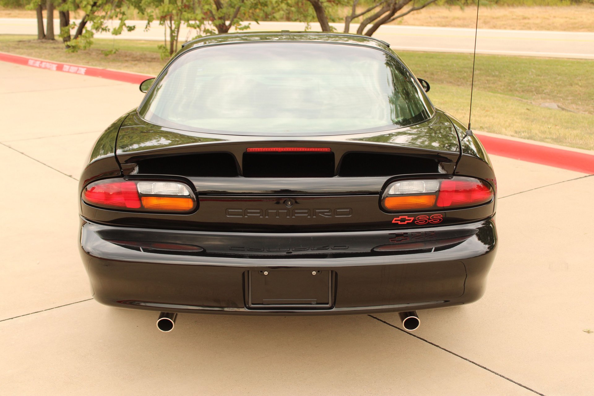 Used 1999 Chevrolet Camaro Z28 w/ SS Performance/Appearance Pkg RWD image 11