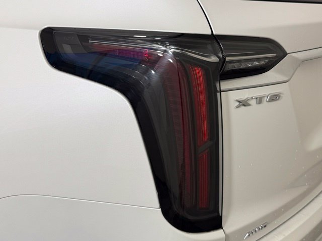 Used 2022 Cadillac XT6 Sport w/ Technology Package AWD/4WD image 14