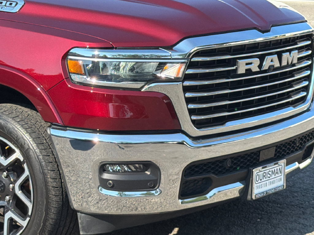 Used 2025 RAM 1500 Laramie AWD/4WD image 5