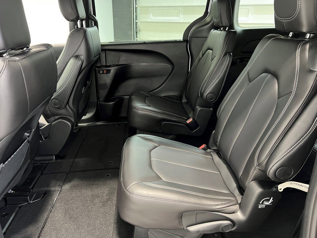 New 2026 Chrysler Voyager LX image 15