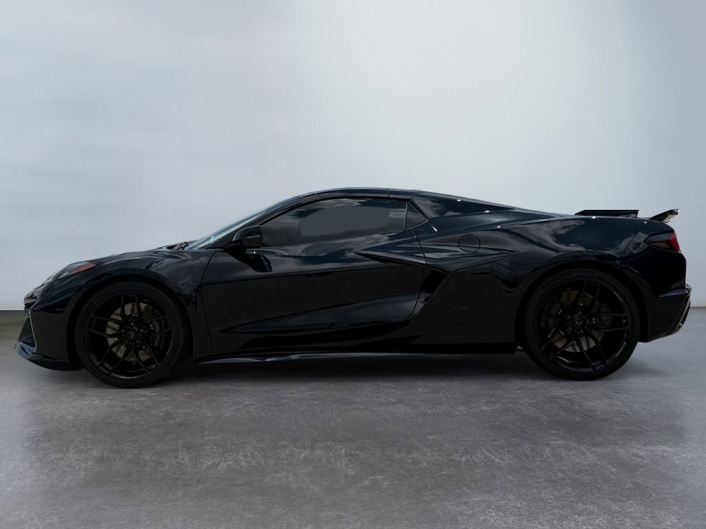 Used 2025 Chevrolet Corvette Z06 RWD image 6
