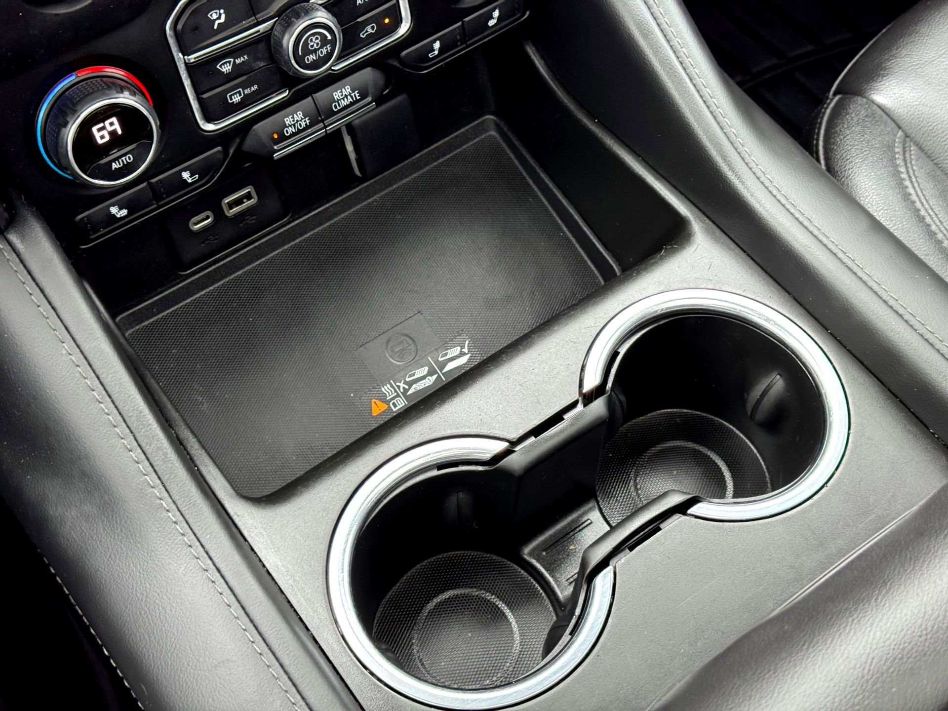 Used 2022 Chevrolet Tahoe Z71 w/ Luxury Package image 29