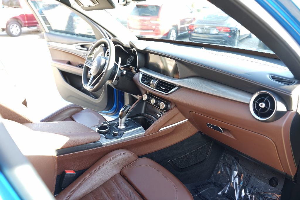 Used 2018 Alfa Romeo Stelvio Ti Sport image 13