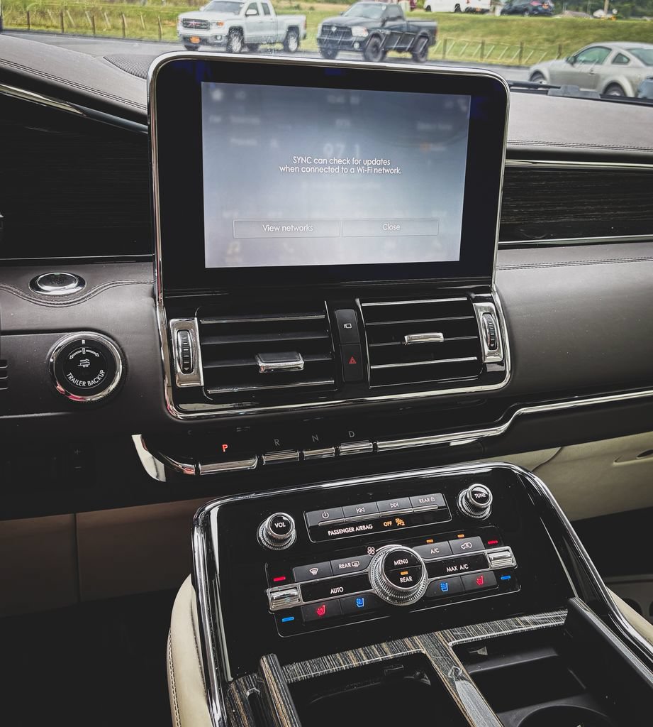 Used 2018 Lincoln Navigator L Black Label AWD/4WD image 19