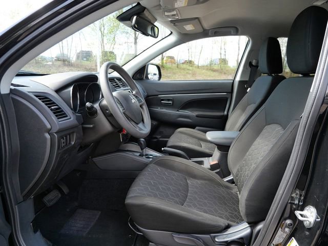 Used 2023 Mitsubishi Outlander Sport AWD image 14