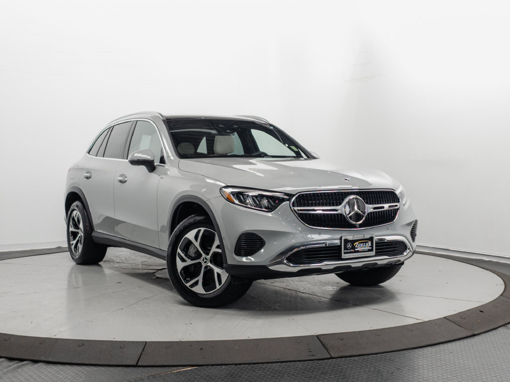 Used 2026 Mercedes-Benz GLC 350e 4MATIC w/ Driver Assistance Package image 1