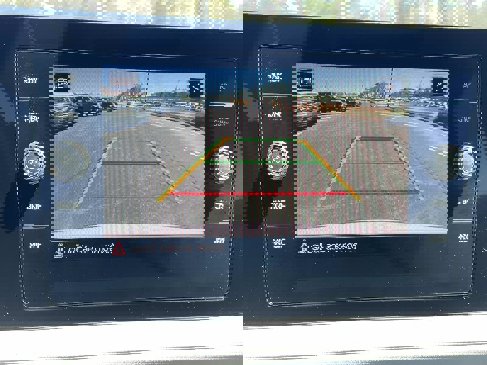 Certified 2025 Volkswagen Taos SE w/ Panoramic Sunroof Package FWD image 26