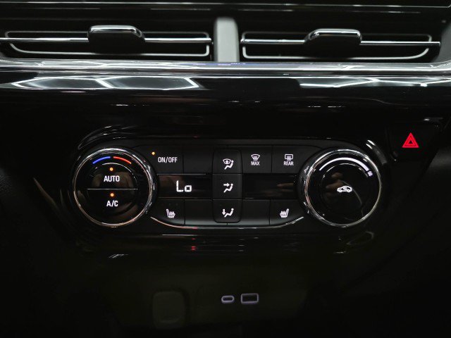 Used 2025 Chevrolet Trax RS w/ Driver Confidence Package FWD image 26