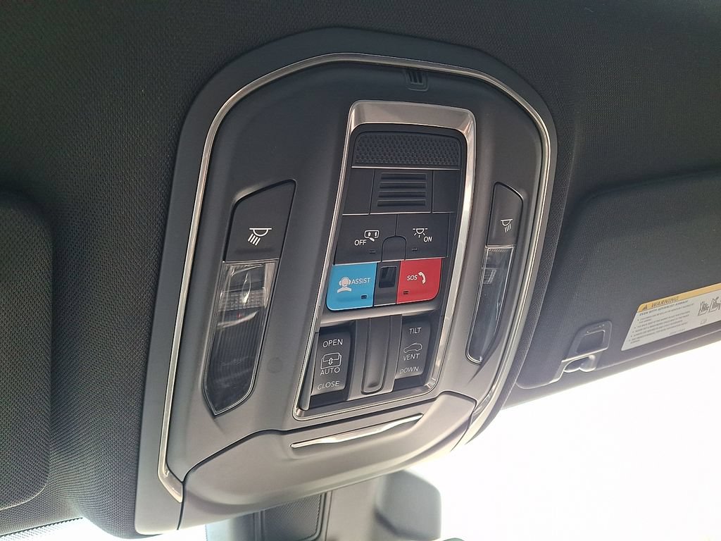 Used 2025 Jeep Grand Cherokee Laredo X AWD/4WD image 26