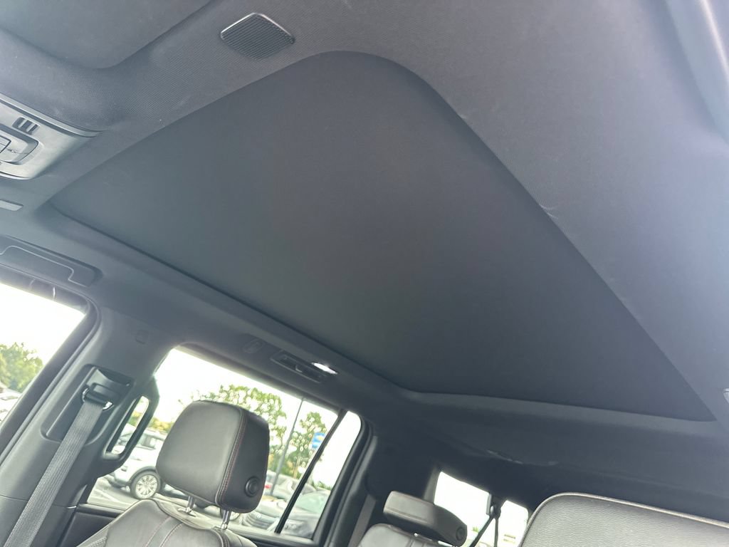 Used 2022 Chevrolet Suburban RST w/ Luxury Package AWD/4WD image 25