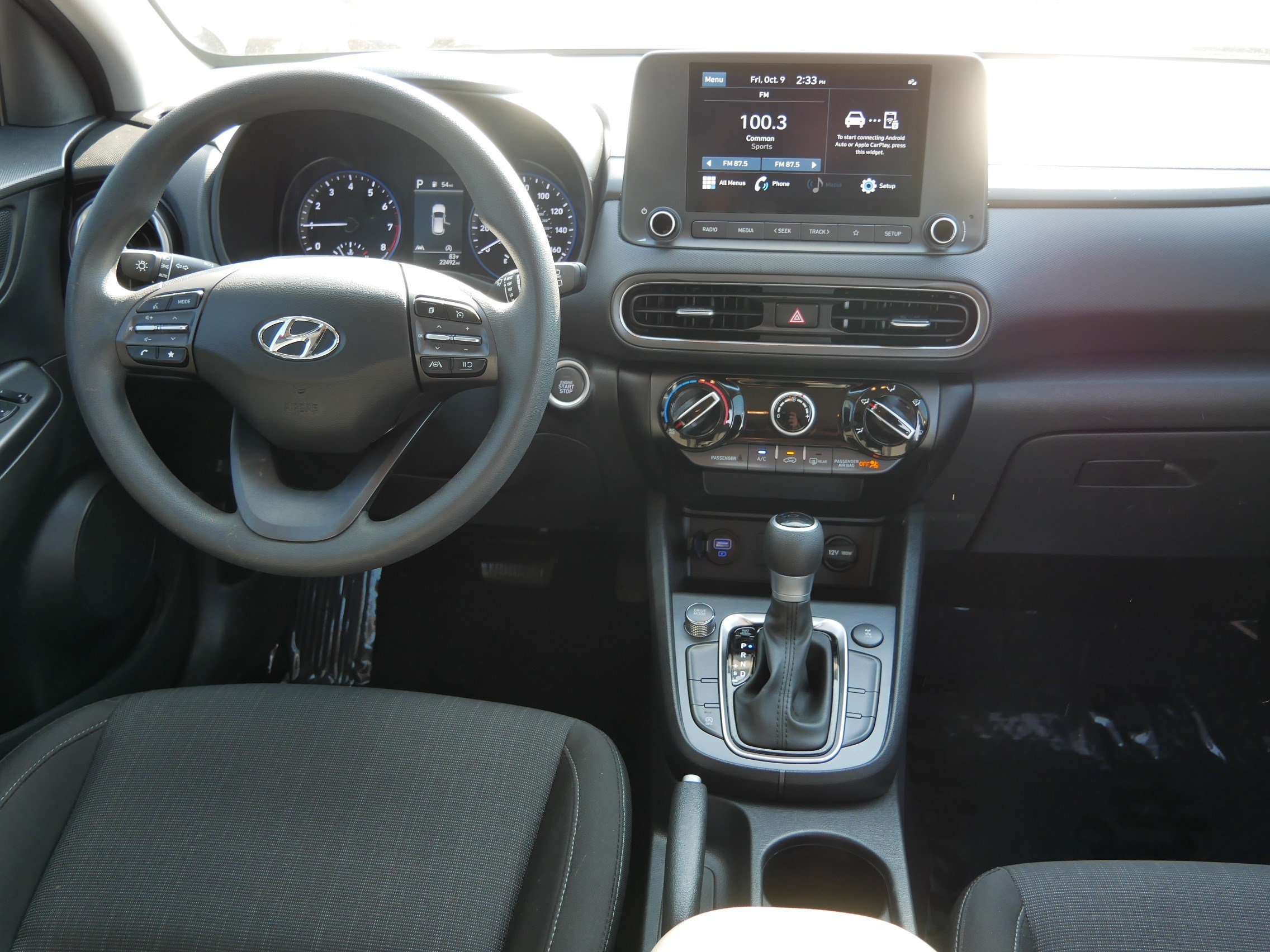 Certified 2023 Hyundai Kona SEL AWD/4WD image 10