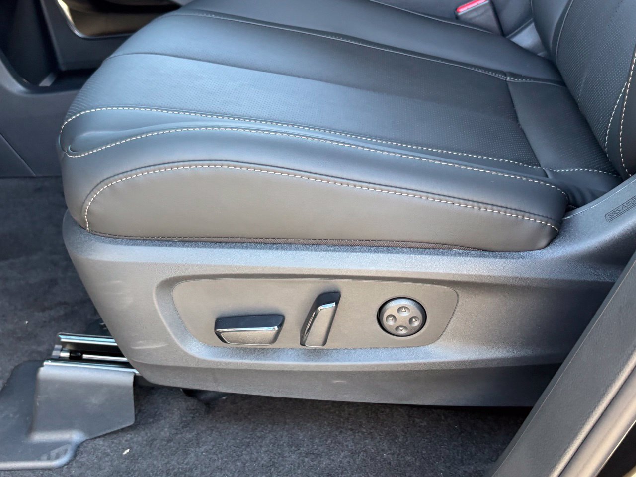 New 2027 INFINITI QX60 Luxe w/ Cargo Package FWD image 22