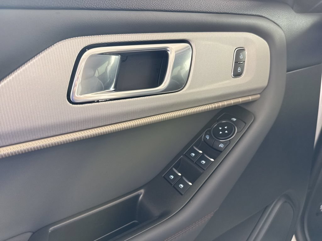 New 2026 Ford Explorer Active AWD/4WD image 19