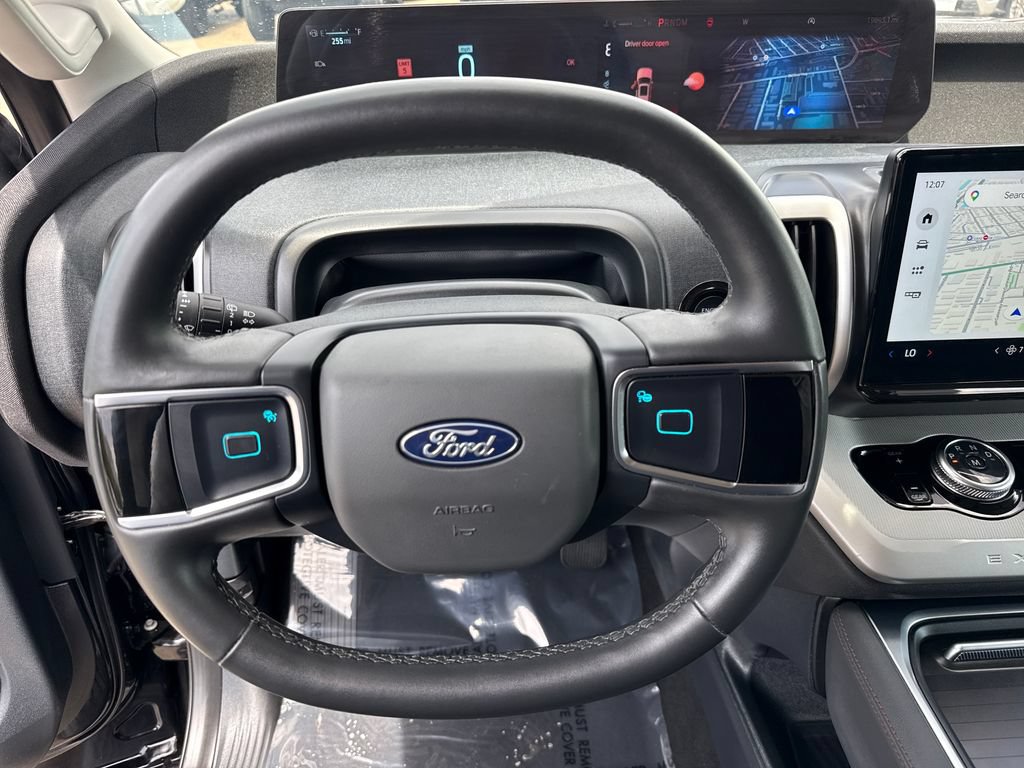 Used 2025 Ford Expedition Active RWD image 15
