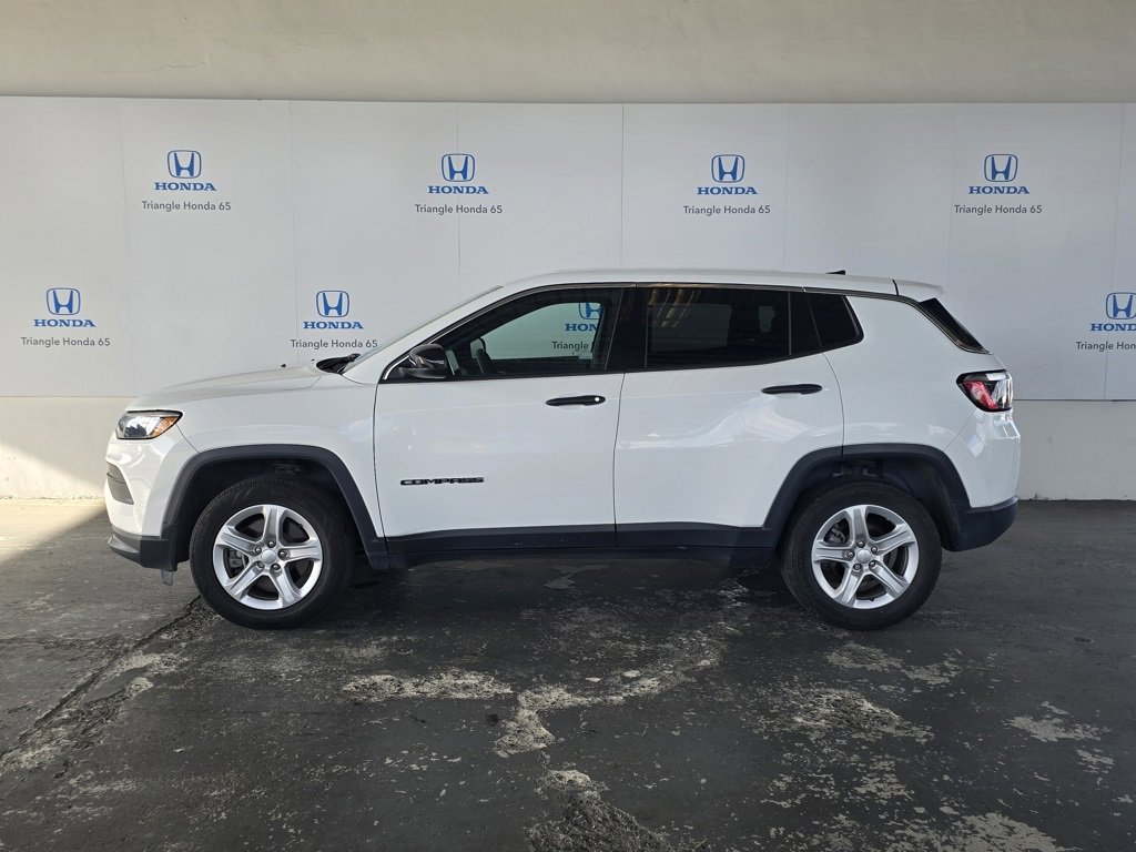Used 2024 Jeep Compass Sport image 3