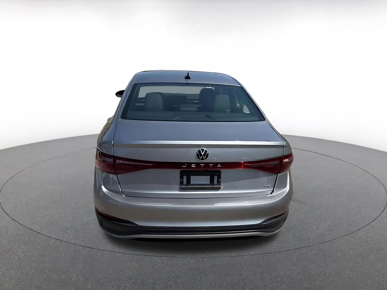 Used 2025 Volkswagen Jetta SE image 12