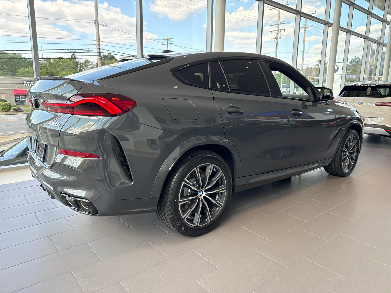 New 2026 BMW X6 M60i w/ Executive Package image 3