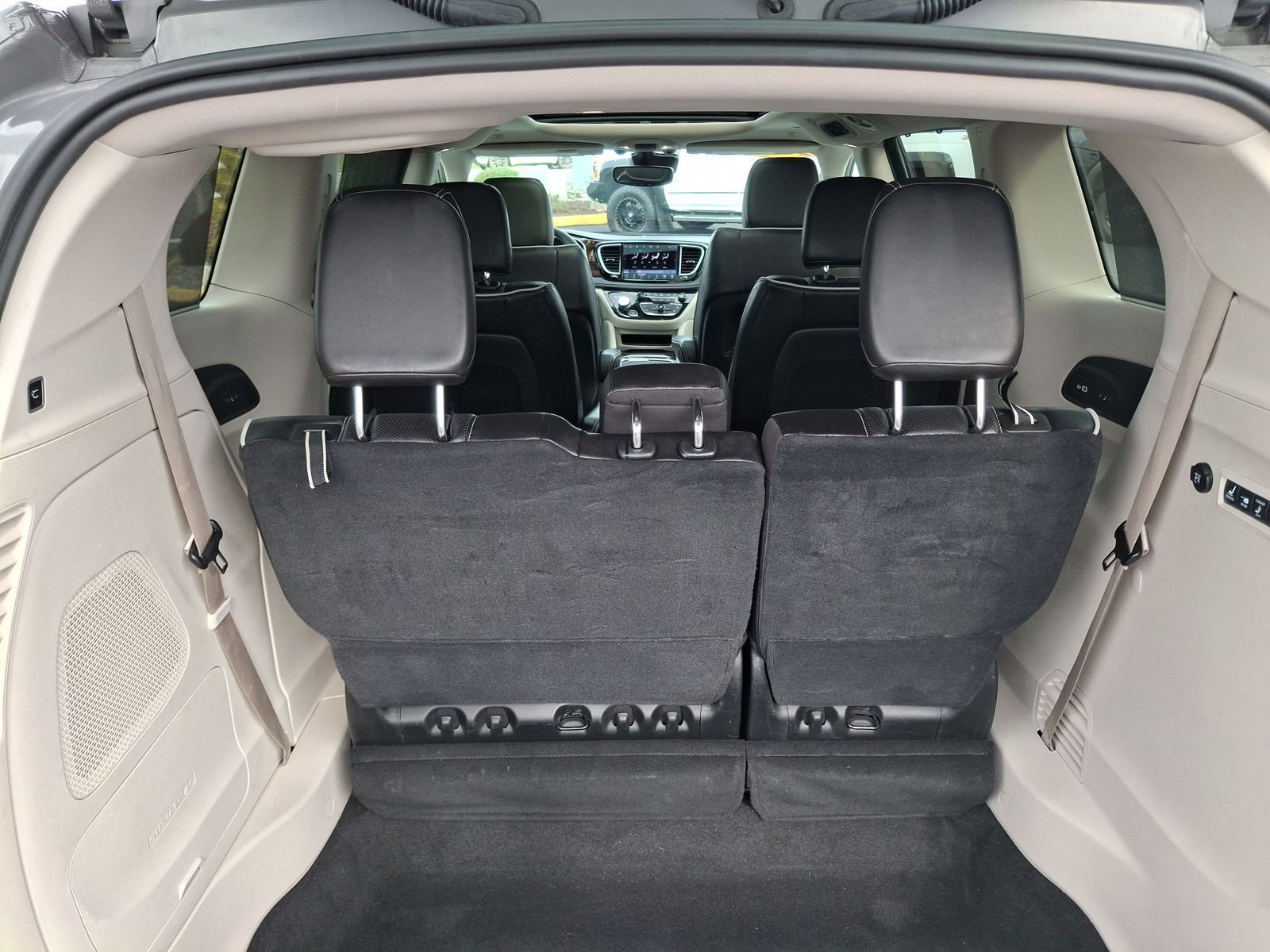 Certified 2022 Chrysler Pacifica Limited image 21