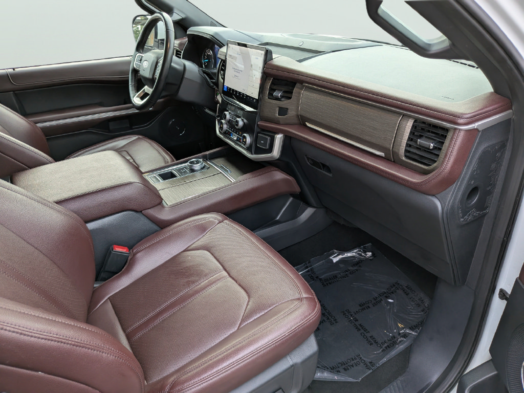 Used 2024 Ford Expedition Limited RWD image 12