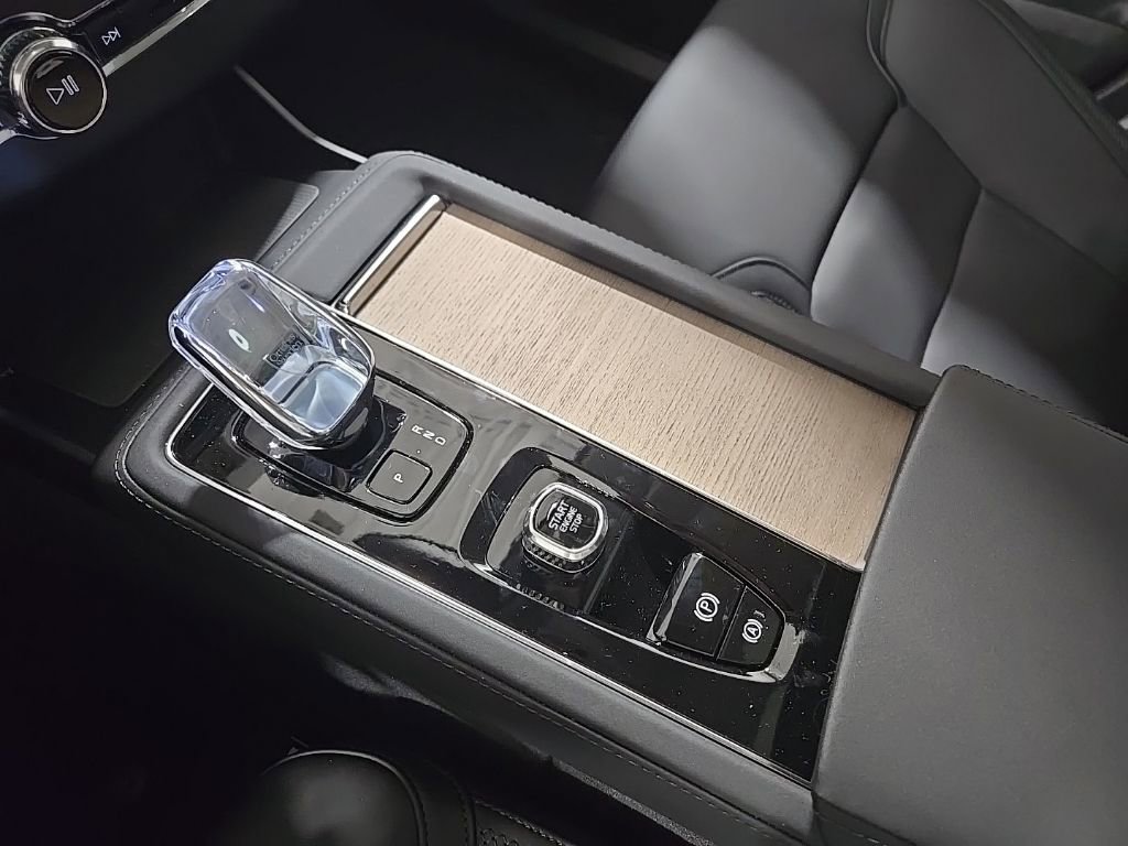 New 2026 Volvo XC90 T8 Plus w/ Protection Package Premier image 15