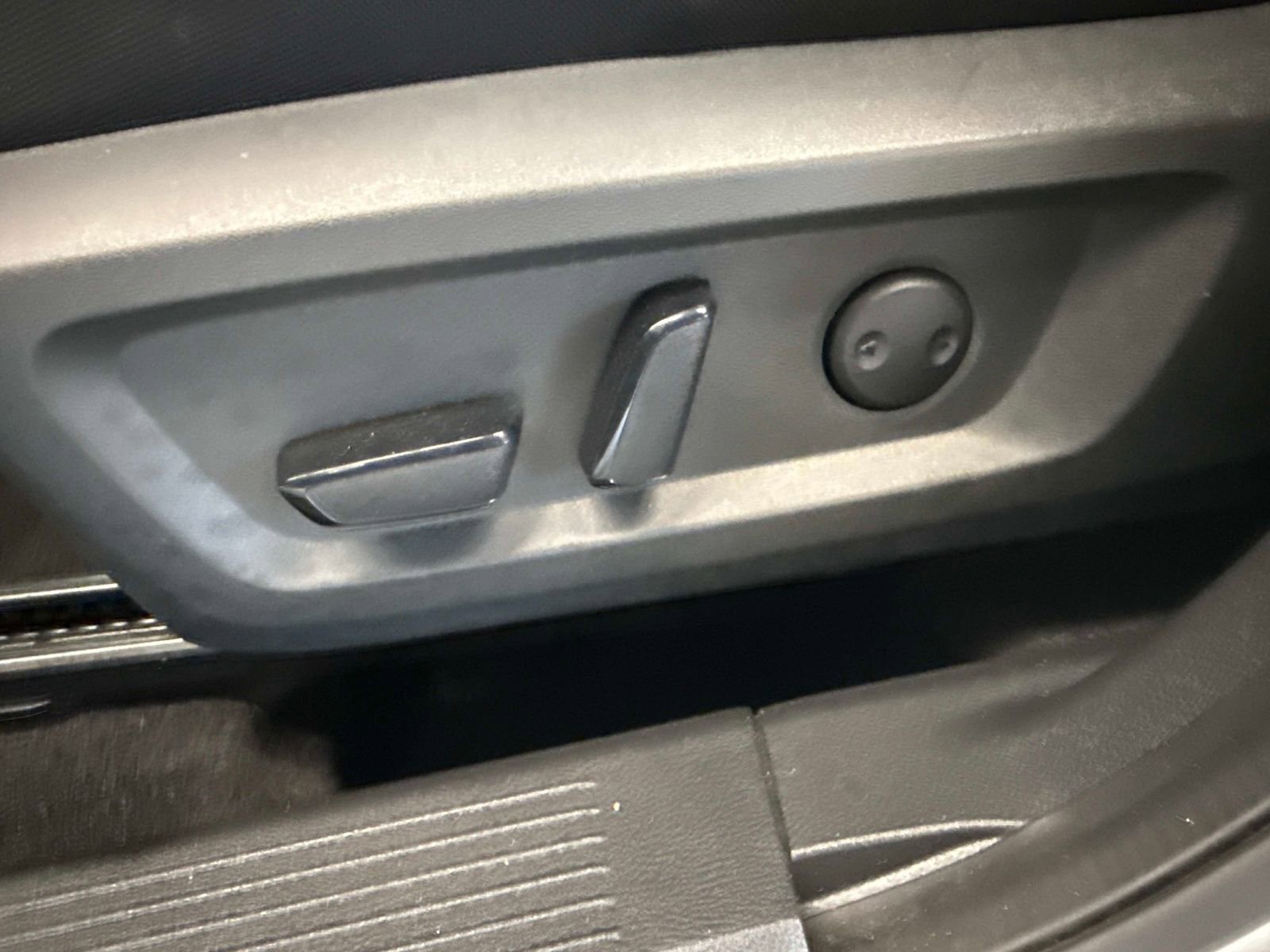 Used 2021 Nissan Rogue SV image 19