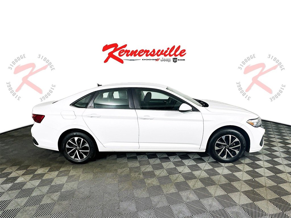 Used 2024 Volkswagen Jetta S image 8