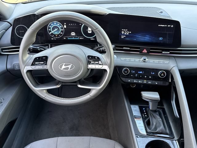 Used 2025 Hyundai Elantra SEL FWD image 11
