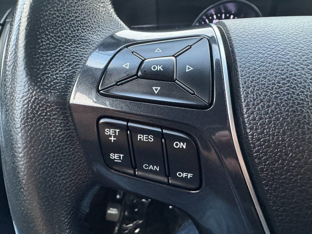 Used 2018 Ford Explorer Limited image 22