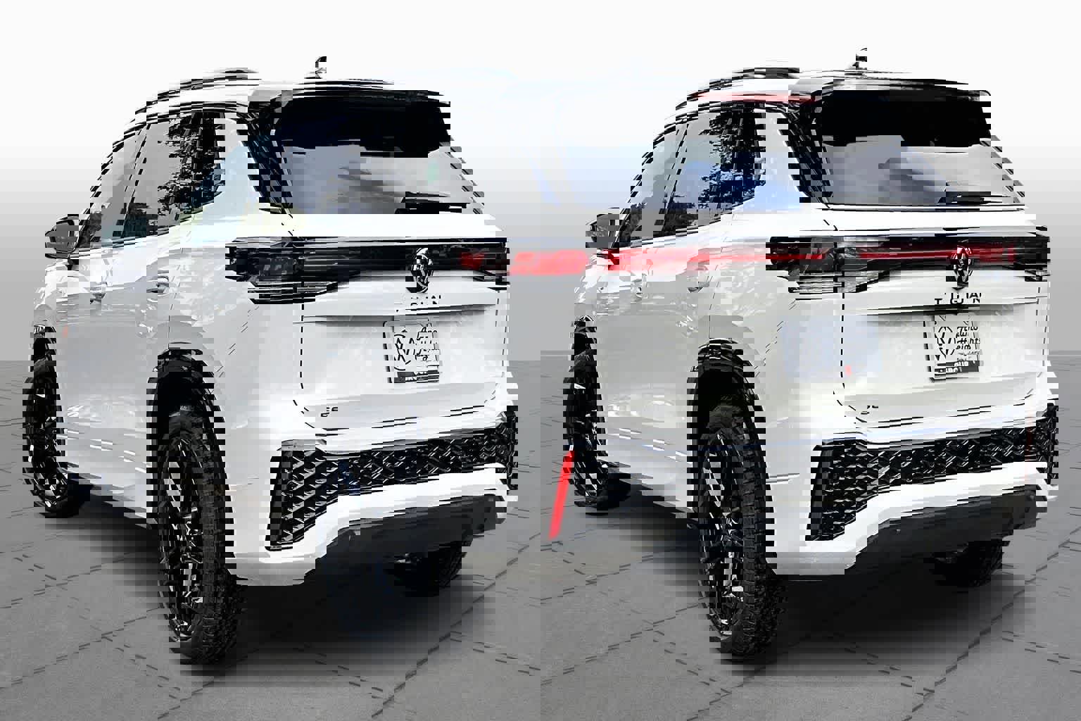 New 2026 Volkswagen Tiguan SE R-Line image 12