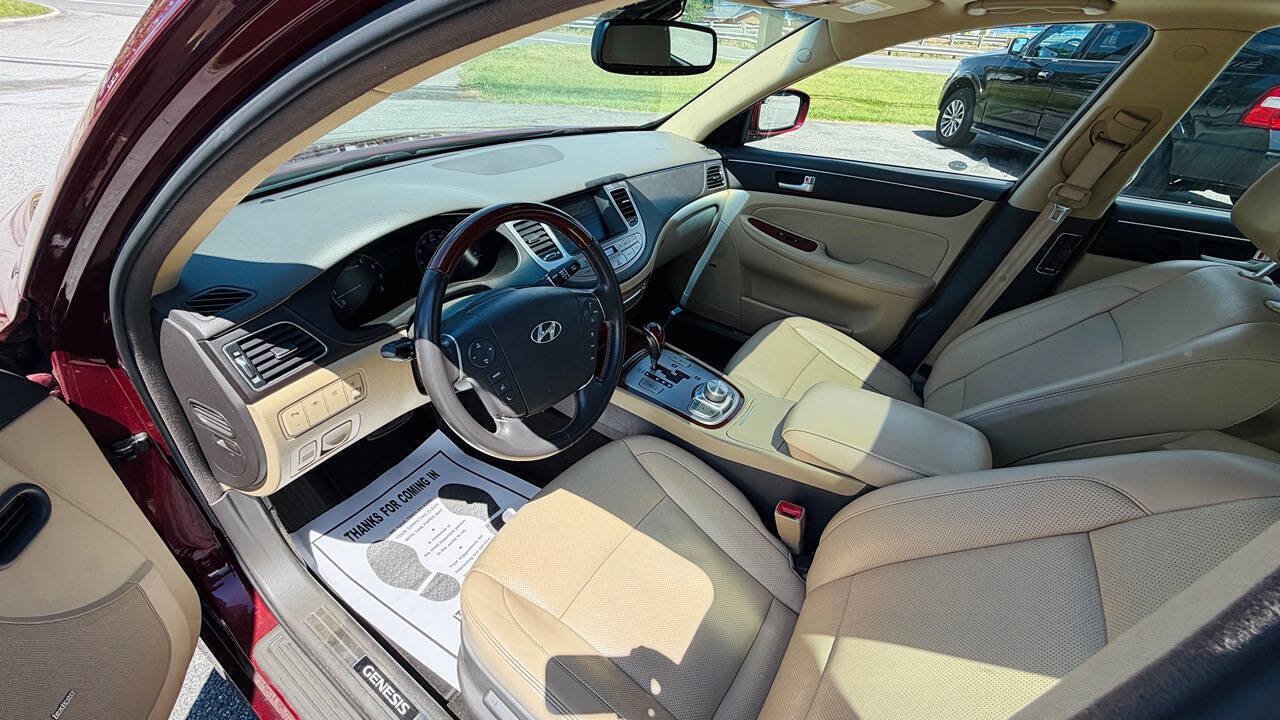 Used 2012 Hyundai Genesis 4.6 RWD image 10