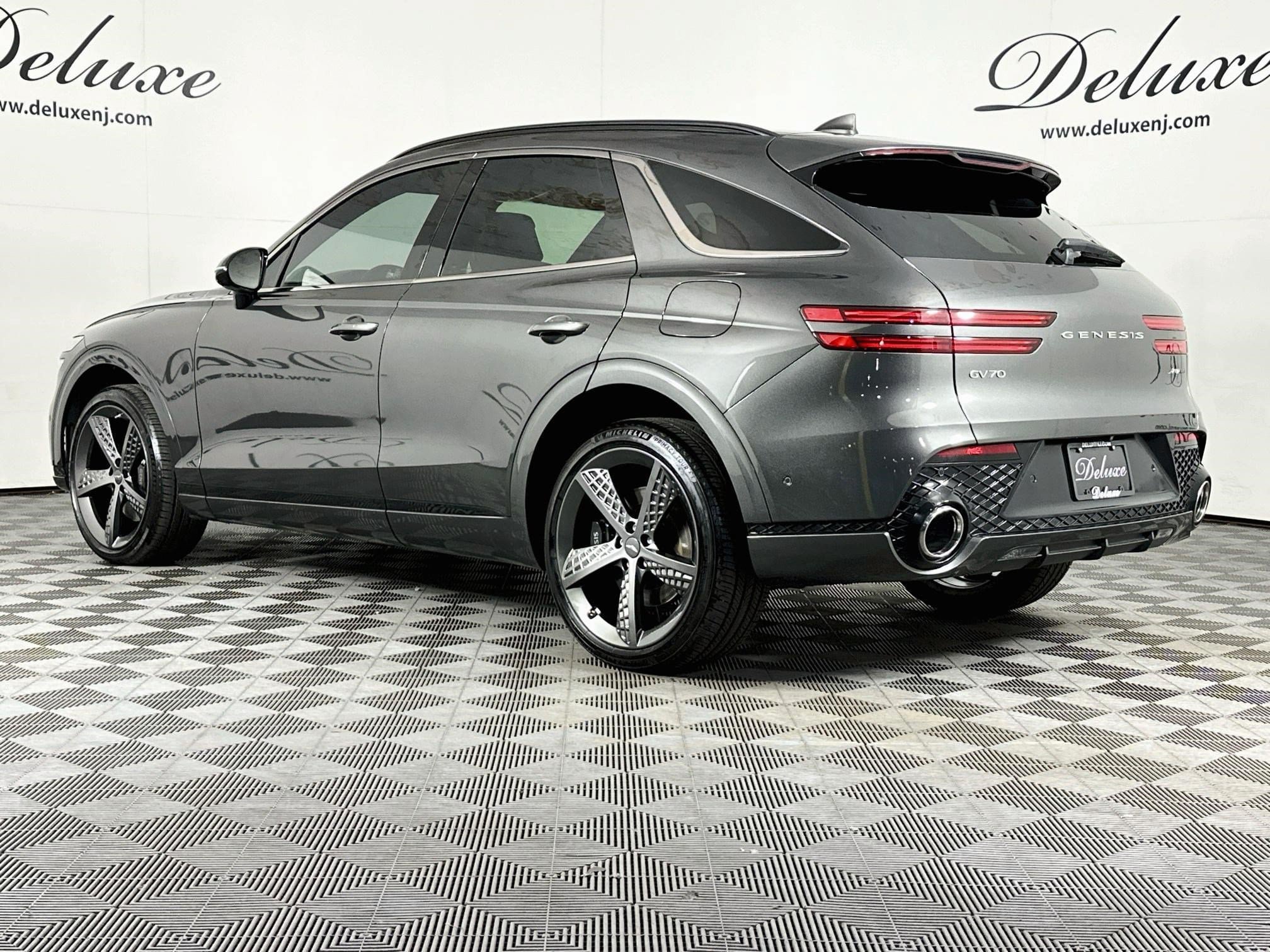 Used 2025 Genesis GV70 3.5T Sport w/ Sport Advanced Package AWD/4WD image 4