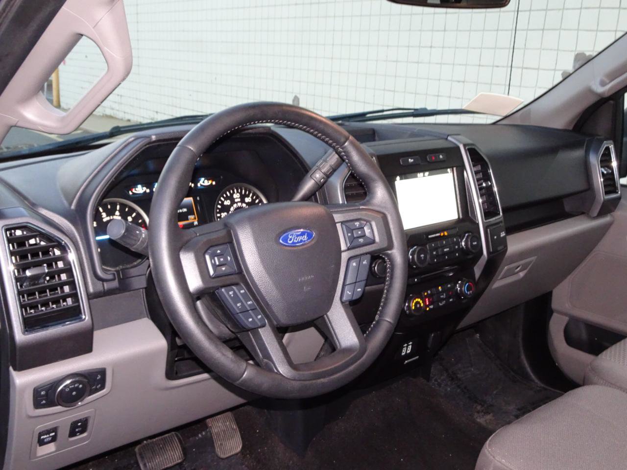 Used 2018 Ford F150 XLT w/ Equipment Group 302A Luxury image 8