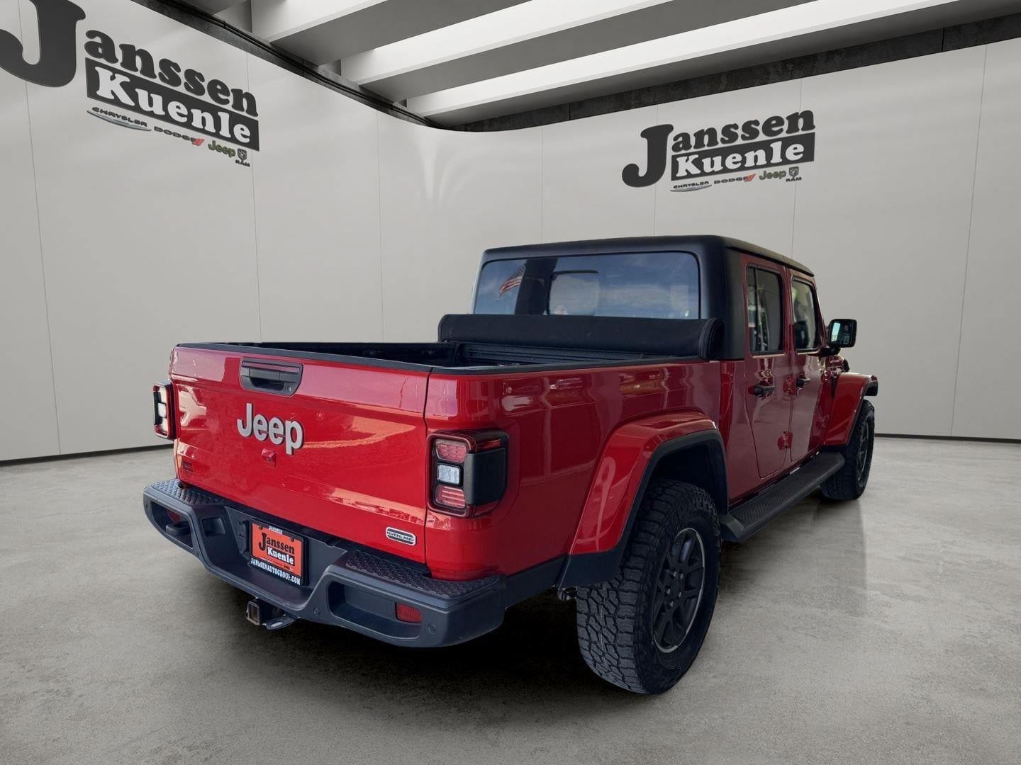 Used 2020 Jeep Gladiator Overland AWD/4WD image 4