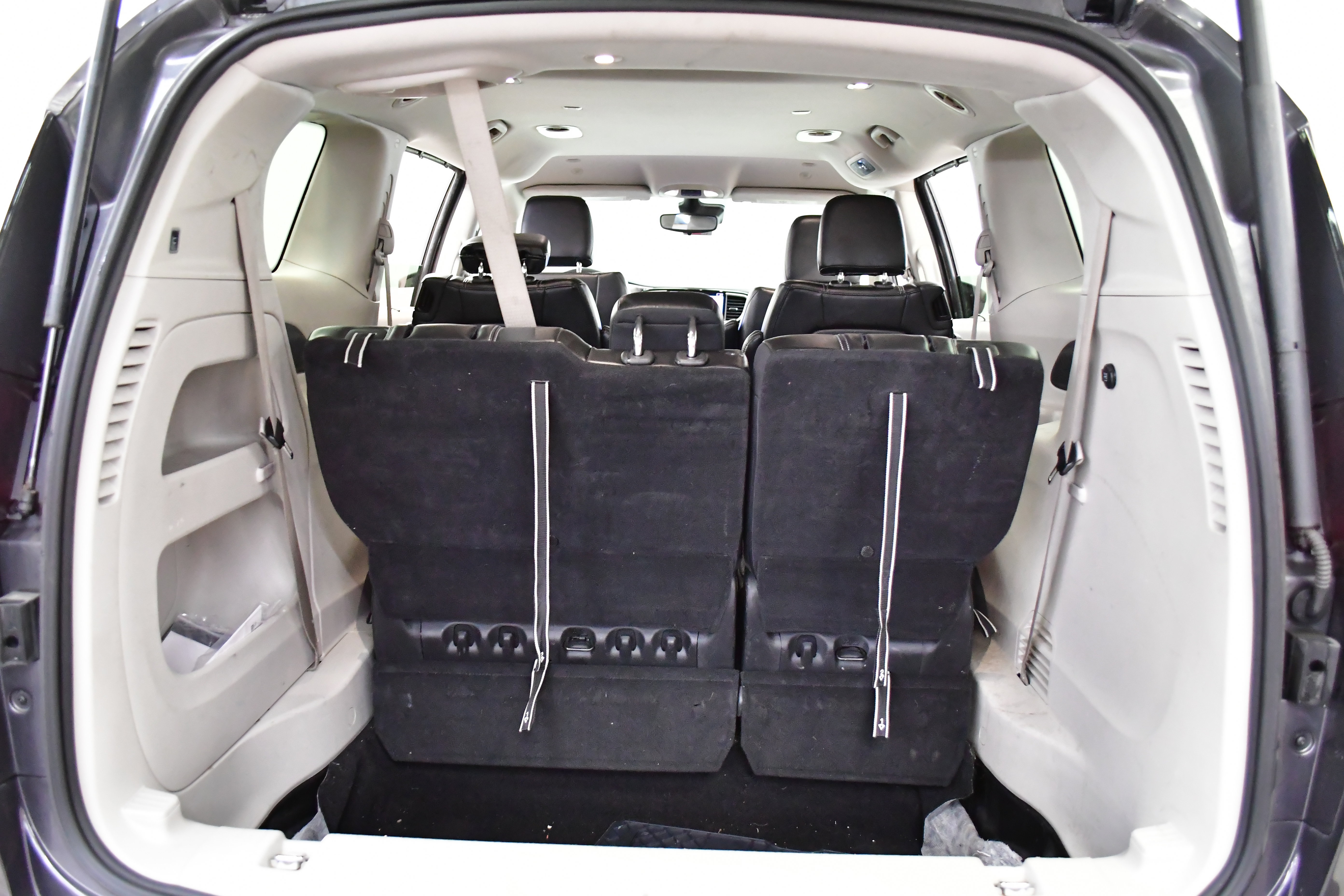 Used 2023 Chrysler Pacifica Touring-L FWD image 8