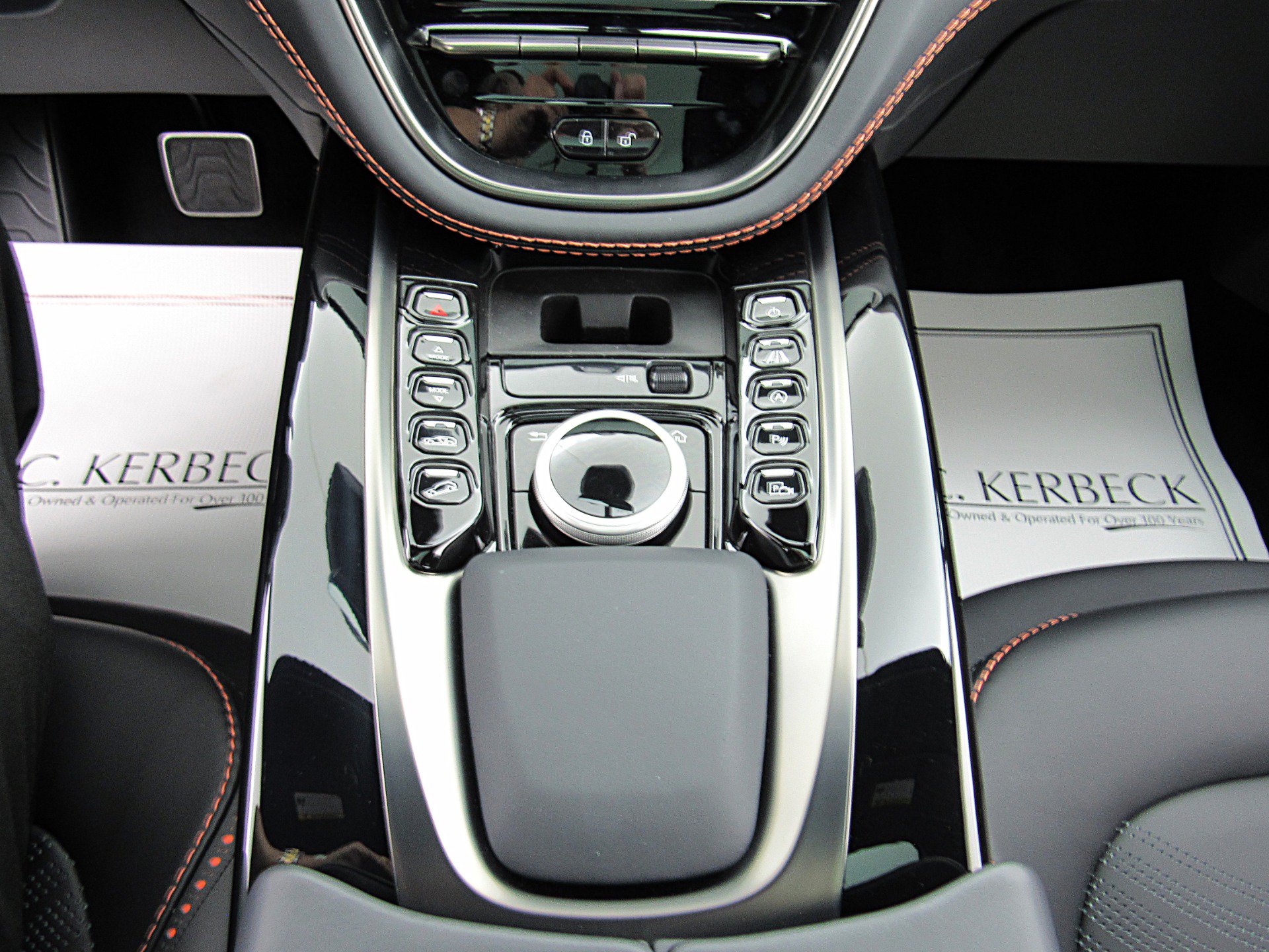 Used 2023 Aston Martin DBX AWD/4WD image 39