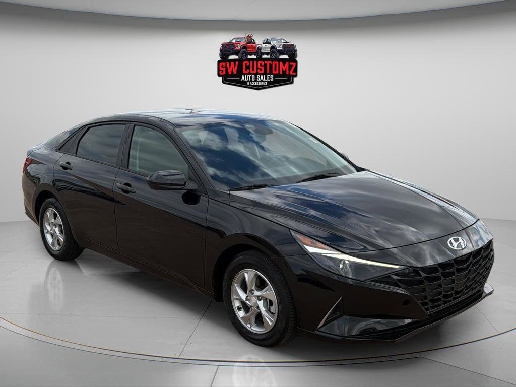 Used 2023 Hyundai Elantra SE FWD video 1