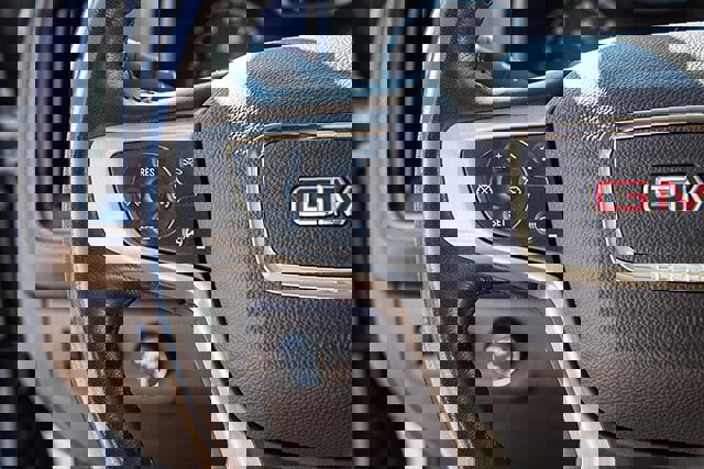 Used 2022 GMC Canyon Denali image 9