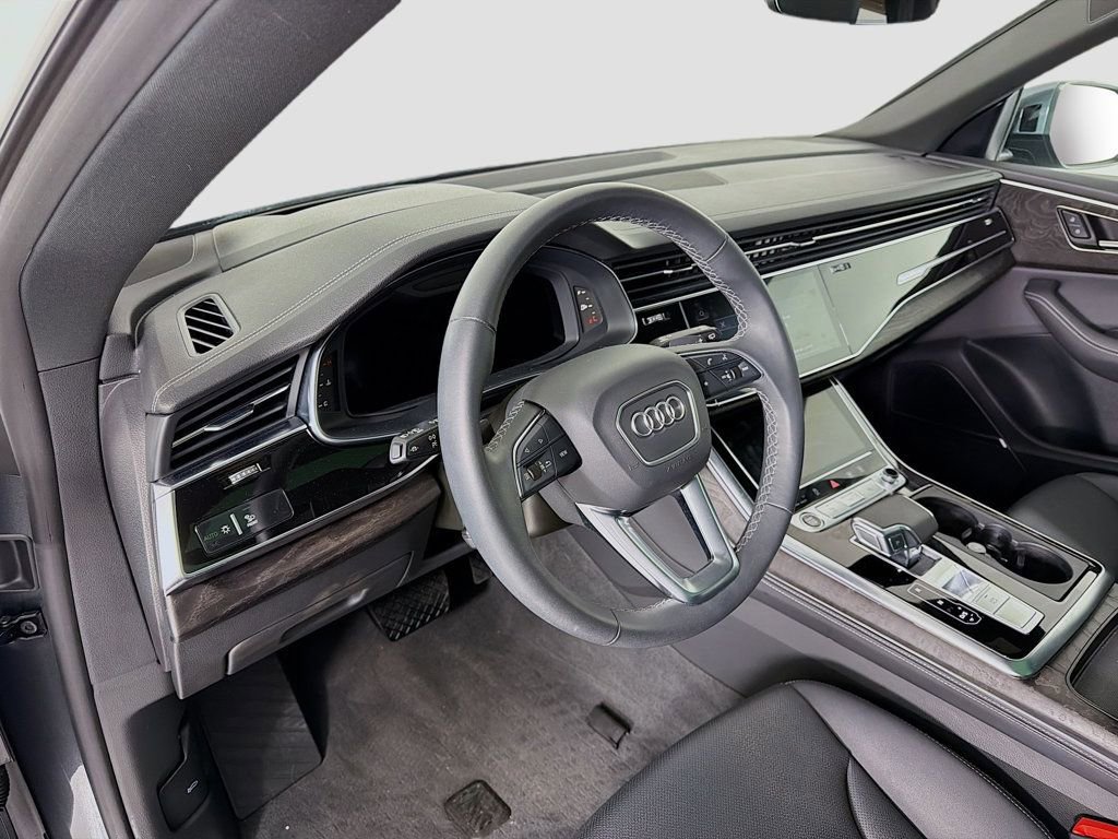 Used 2023 Audi Q8 Prestige image 9
