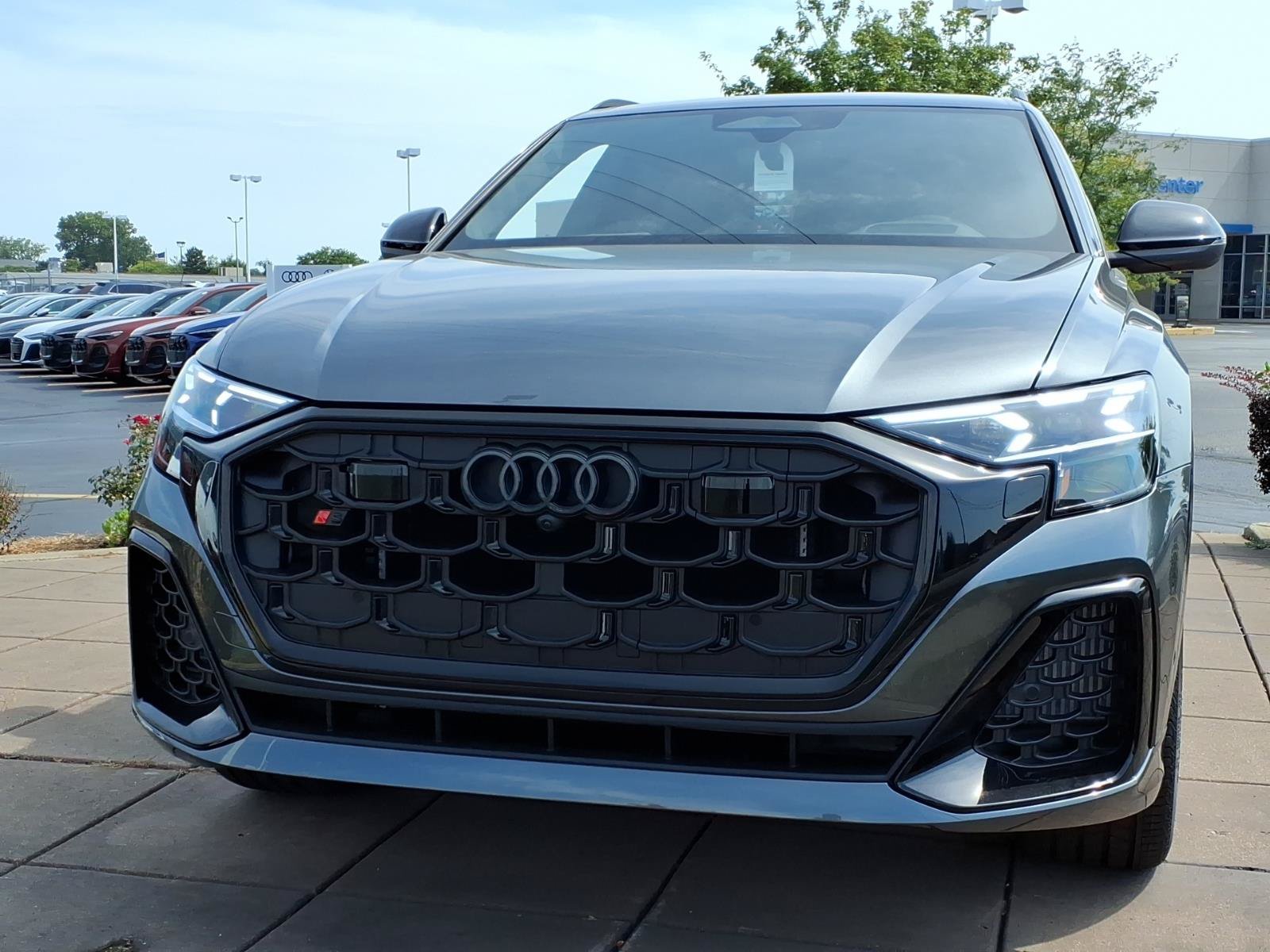 New 2027 Audi SQ8 Prestige AWD/4WD image 2