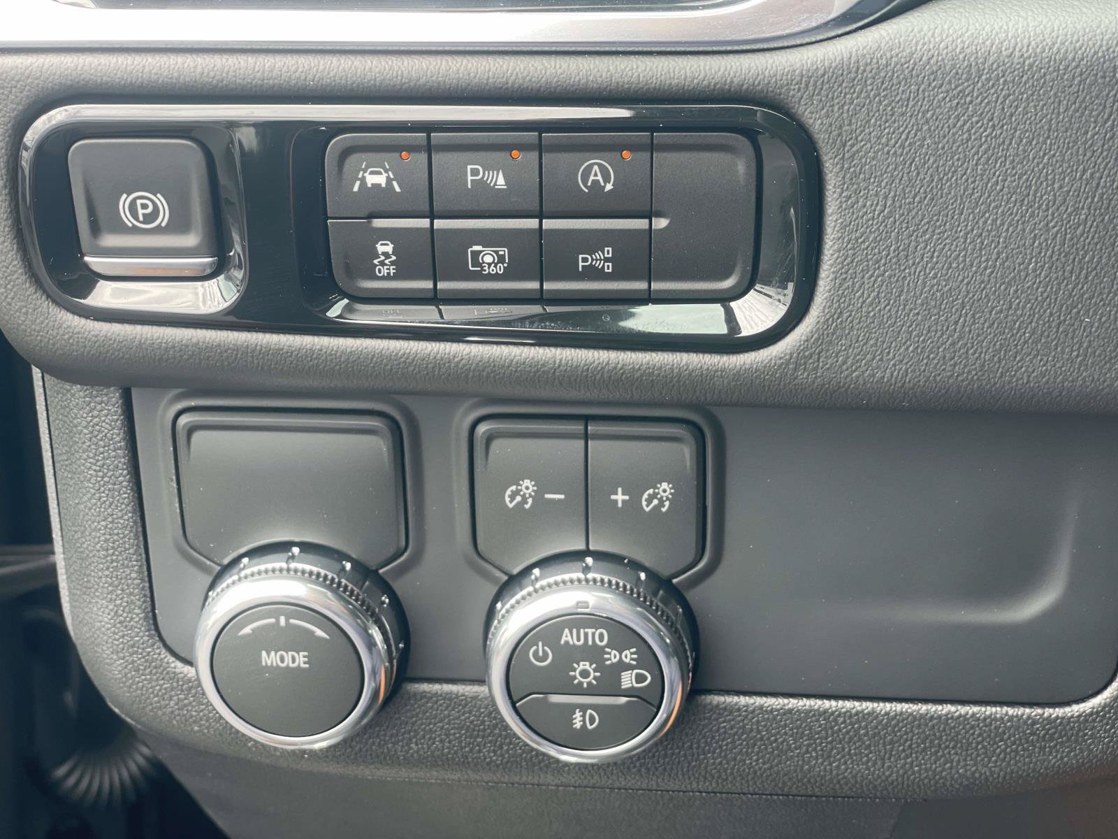New 2026 GMC Yukon XL Elevation RWD image 18