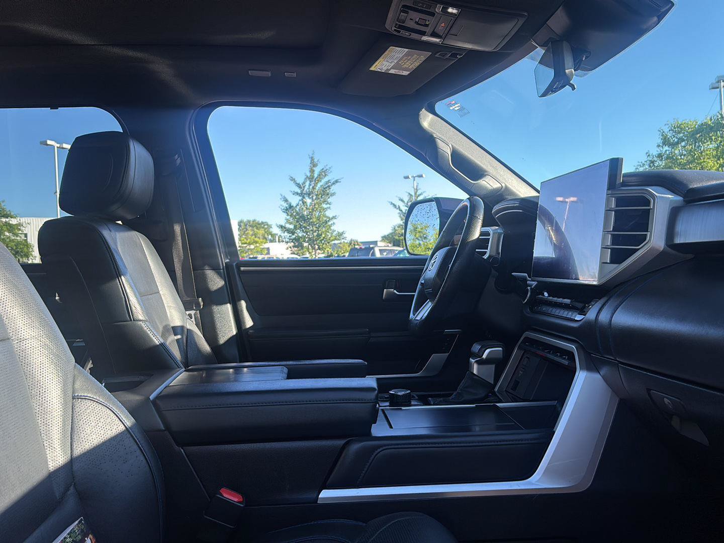 Used 2022 Toyota Tundra Platinum w/ Advanced Package AWD/4WD image 15